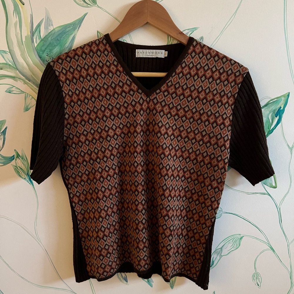Vintage Women’s Brown Argile Patterned V-Neck Short Sleeve Top